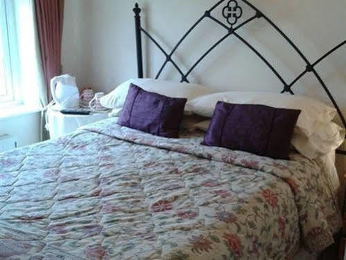 Station Farm Guest House Church Fenton Екстериор снимка