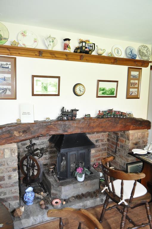 Station Farm Guest House Church Fenton Екстериор снимка