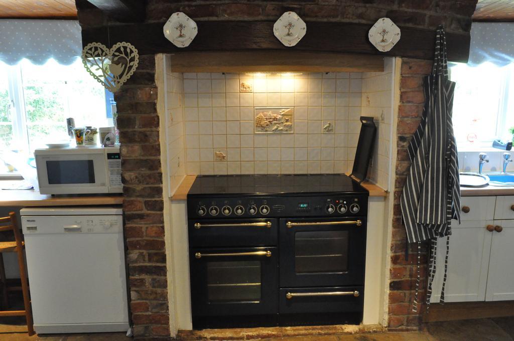 Station Farm Guest House Church Fenton Екстериор снимка